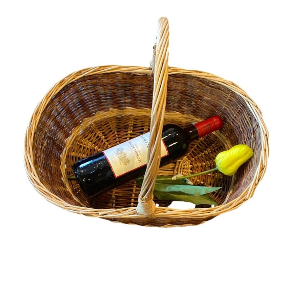 Vintage Wicker Picnic Basket Oval w/ Handle Handwoven Farmhouse Decor 16” X 12.5